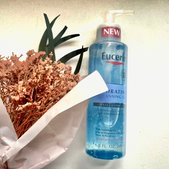 Eucerin Hydrating Face Cleansing Gel - Picture 1 of 3
